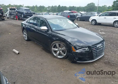2013 Audi S8 4.0T z USA, uszkodzony, nr VIN WAUD2AFD9DN033113